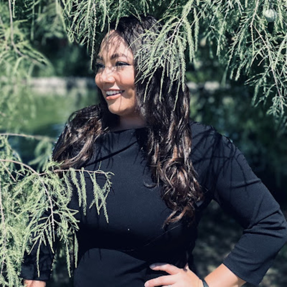 Meet your Posher, Christa - Picture 1 of 1